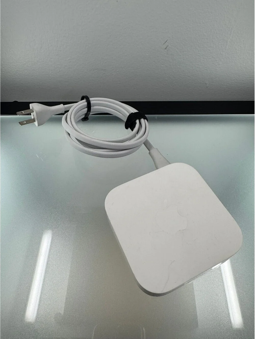 Apple AirPort Express A1470 Wi-Fi Base Station Router w/Cord